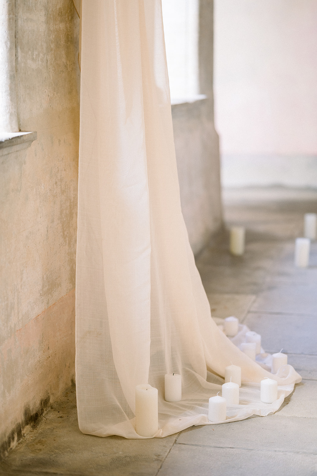 Romance de printemps à la Chartreuse de Valbonne - Blog Mariage Madame C