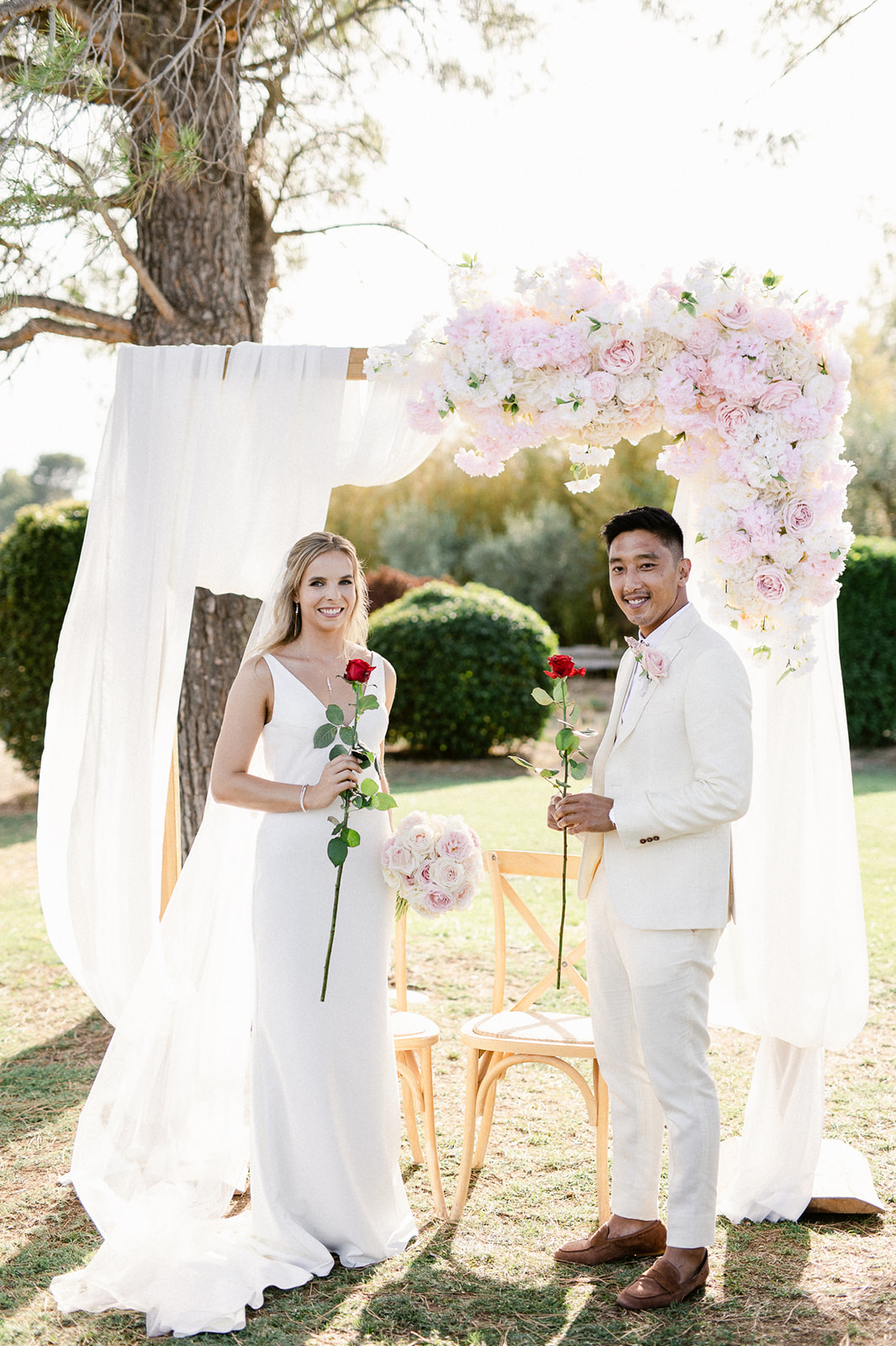 Mariage au Mas de la Rose en Provence - Tamara + Roan - Blog Mariage Madame C Mariage au Mas de la Rose en Provence - Tamara + Roan - Blog Mariage Madame C