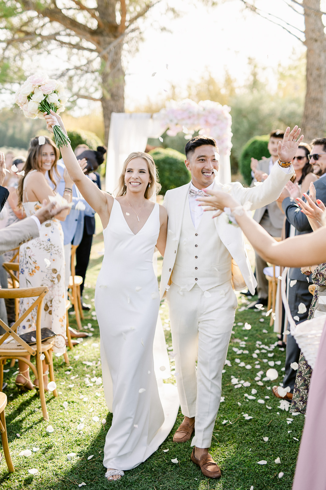 Mariage au Mas de la Rose en Provence - Tamara + Roan - Blog Mariage Madame C Mariage au Mas de la Rose en Provence - Tamara + Roan - Blog Mariage Madame C