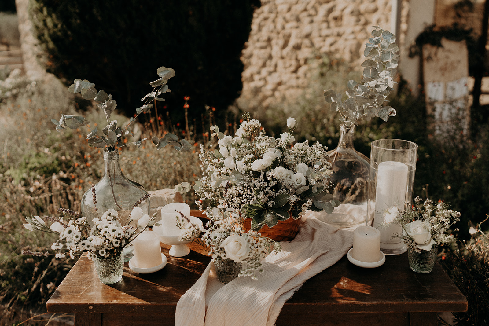 Mariage dans le Sud au Domaine de Valbonne - Yseult + Maxime - Blog Mariage Madame C Mariage dans le Sud au Domaine de Valbonne © Laurène and The Wolf