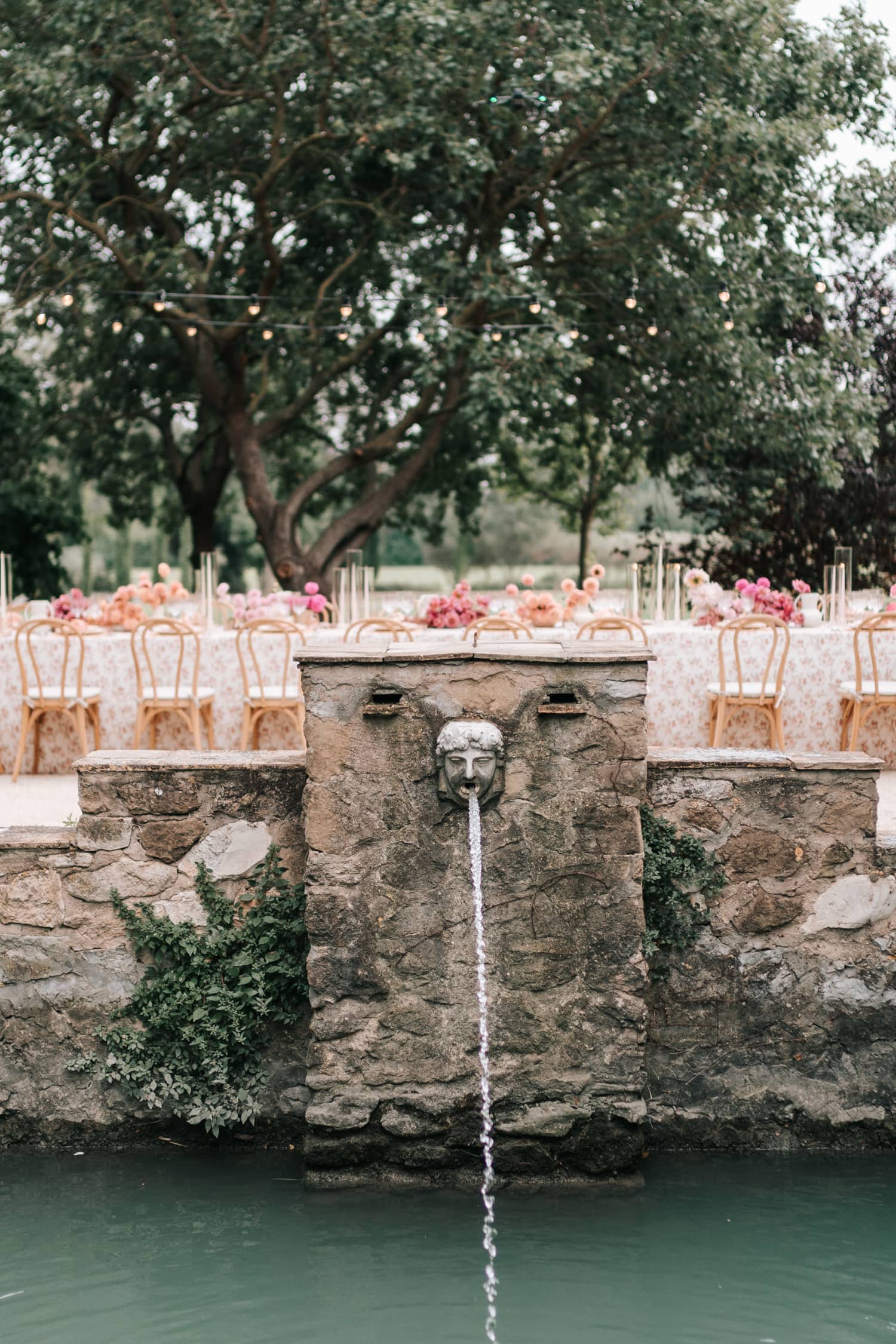 La petite Venise de Provence - Blog Mariage Madame C Renouvellement de voeux en Provence au Domaine de Lamanon © Delphine Closse