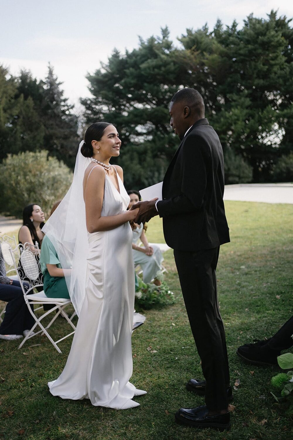 Confier sa cérémonie laïque à un proche - Blog Mariage Madame C
