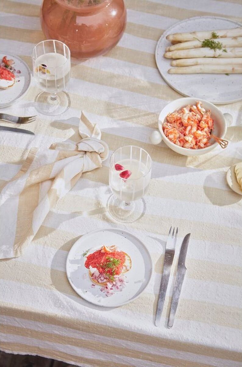 Oyoy Living design - Nappe à rayures jaunes et blanches - Blog Mariage Madame C Nappe à rayures Oyoy Living design