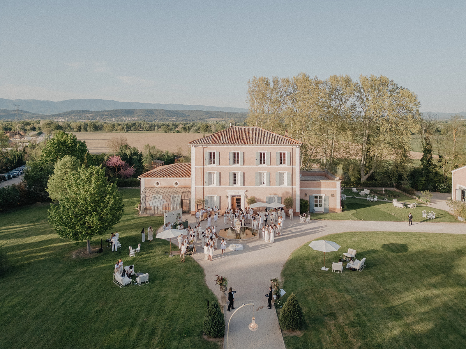 The One by night : Printemps 2024 - Blog Mariage Madame C The One by night : Printemps 2024 - Blog Mariage Madame C