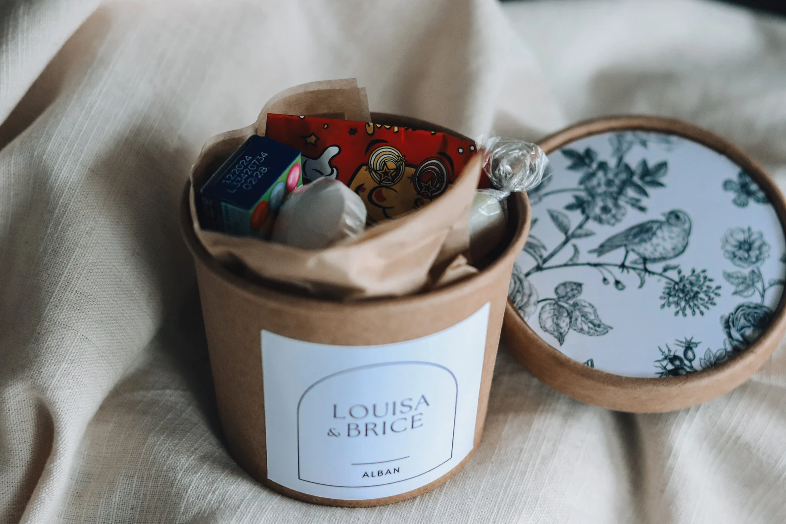 La Fabrique des Jolis mots - Boîte à trésors gourmands pour enfants - Blog Mariage Madame C Boîte à trésors gourmands pour enfants