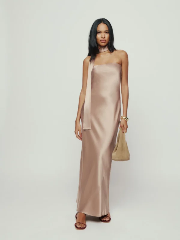 Robe en soie macadamia invitée mariage Reformation