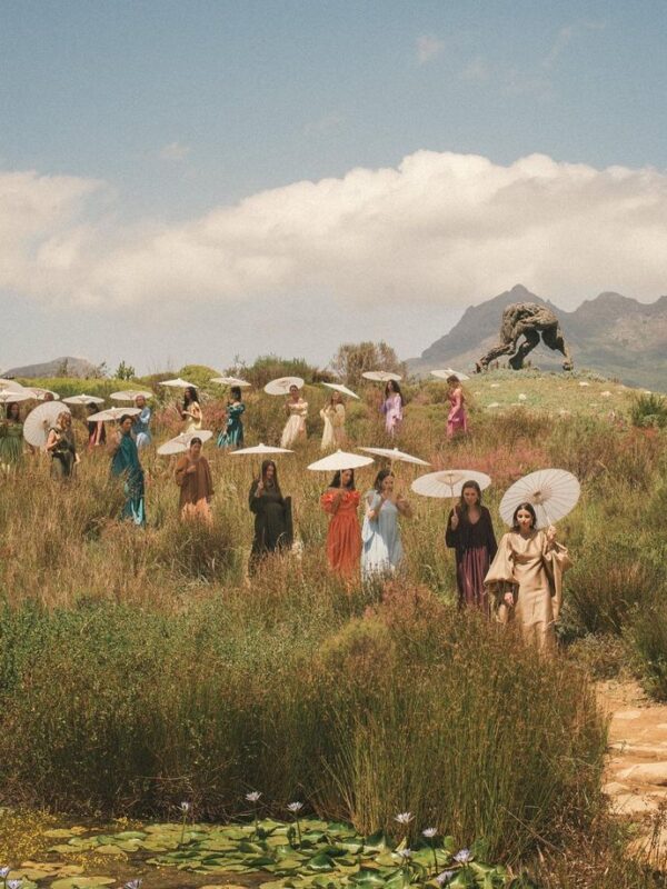 Ombrelle blanche en papier