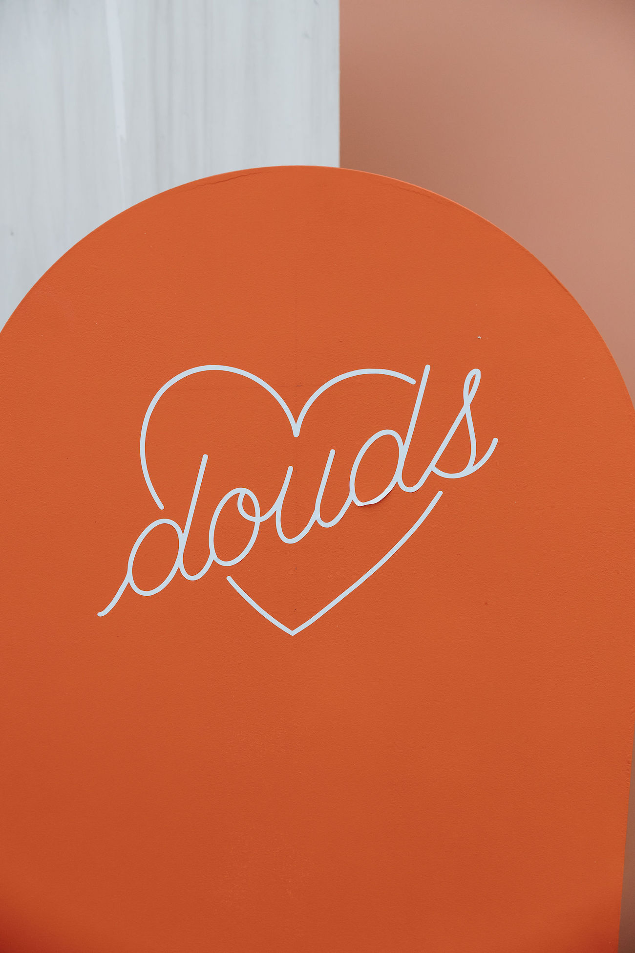 Mariage coloré au Mas de So - Aurore + Victor - Blog Mariage Madame C Mariage coloré au Mas de So - Aurore + Victor - Blog Mariage Madame C