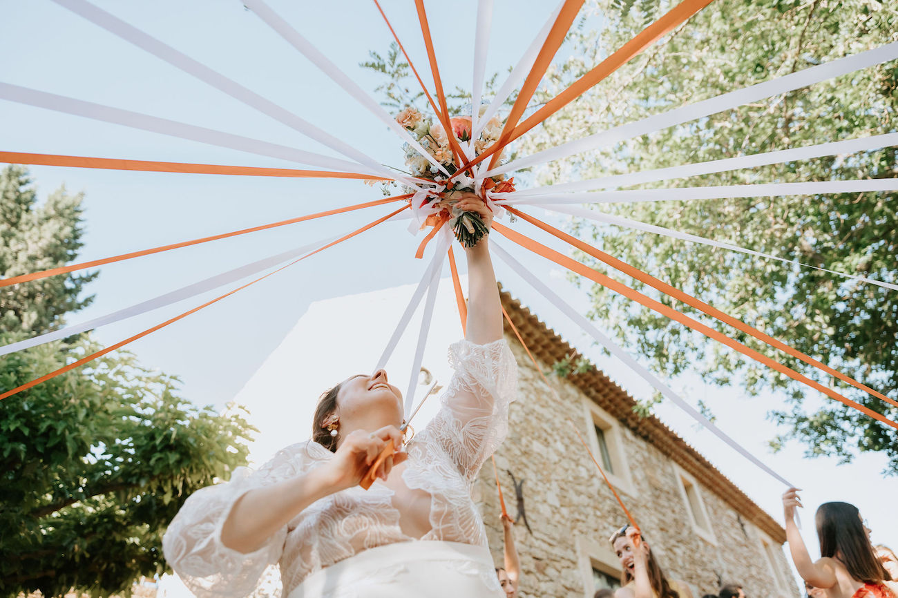 Mariage coloré au Mas de So - Aurore + Victor - Blog Mariage Madame C Mariage coloré au Mas de So - Aurore + Victor - Blog Mariage Madame C