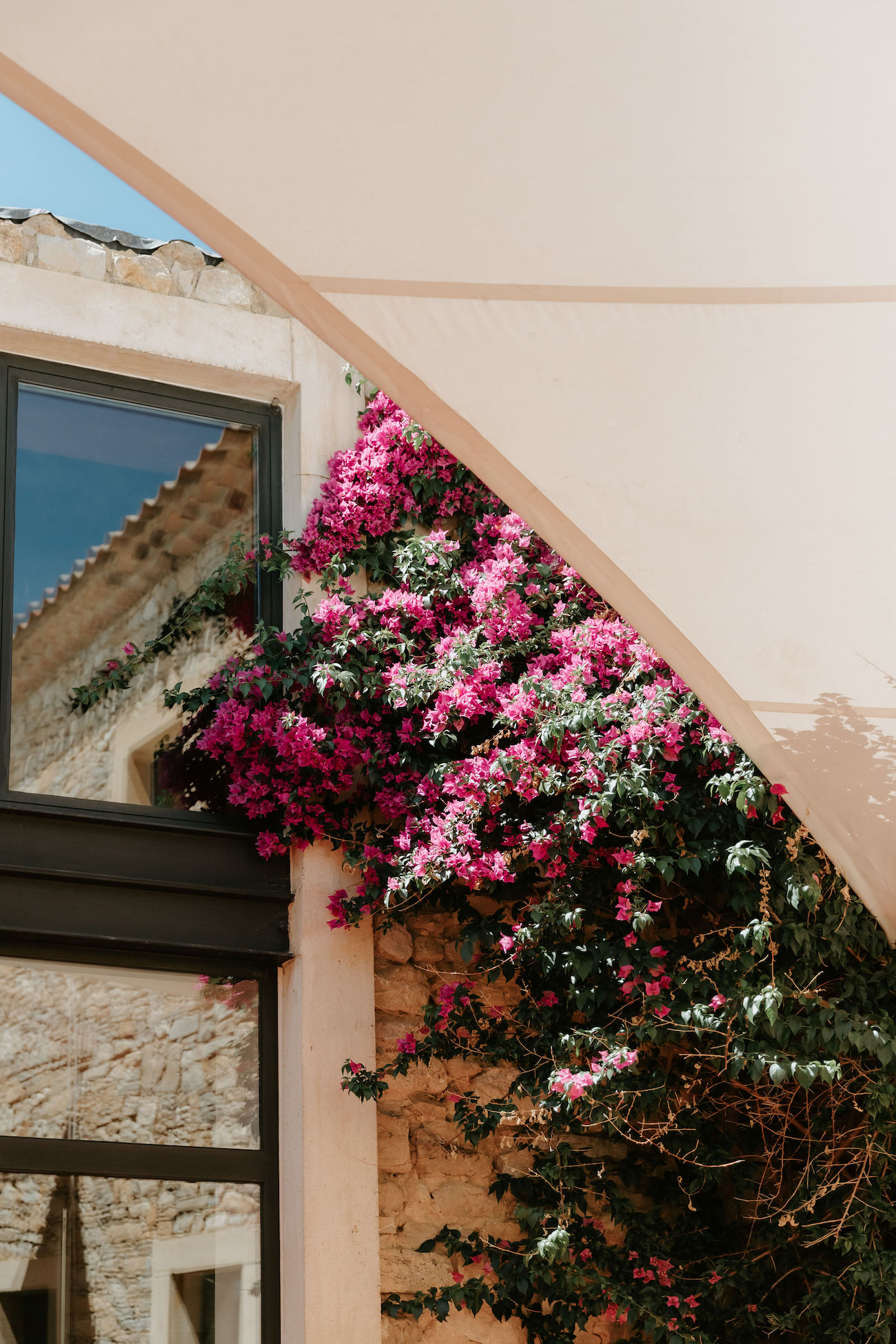 Mariage coloré au Mas de So - Aurore + Victor - Blog Mariage Madame C Mariage coloré au Mas de So - Aurore + Victor - Blog Mariage Madame C