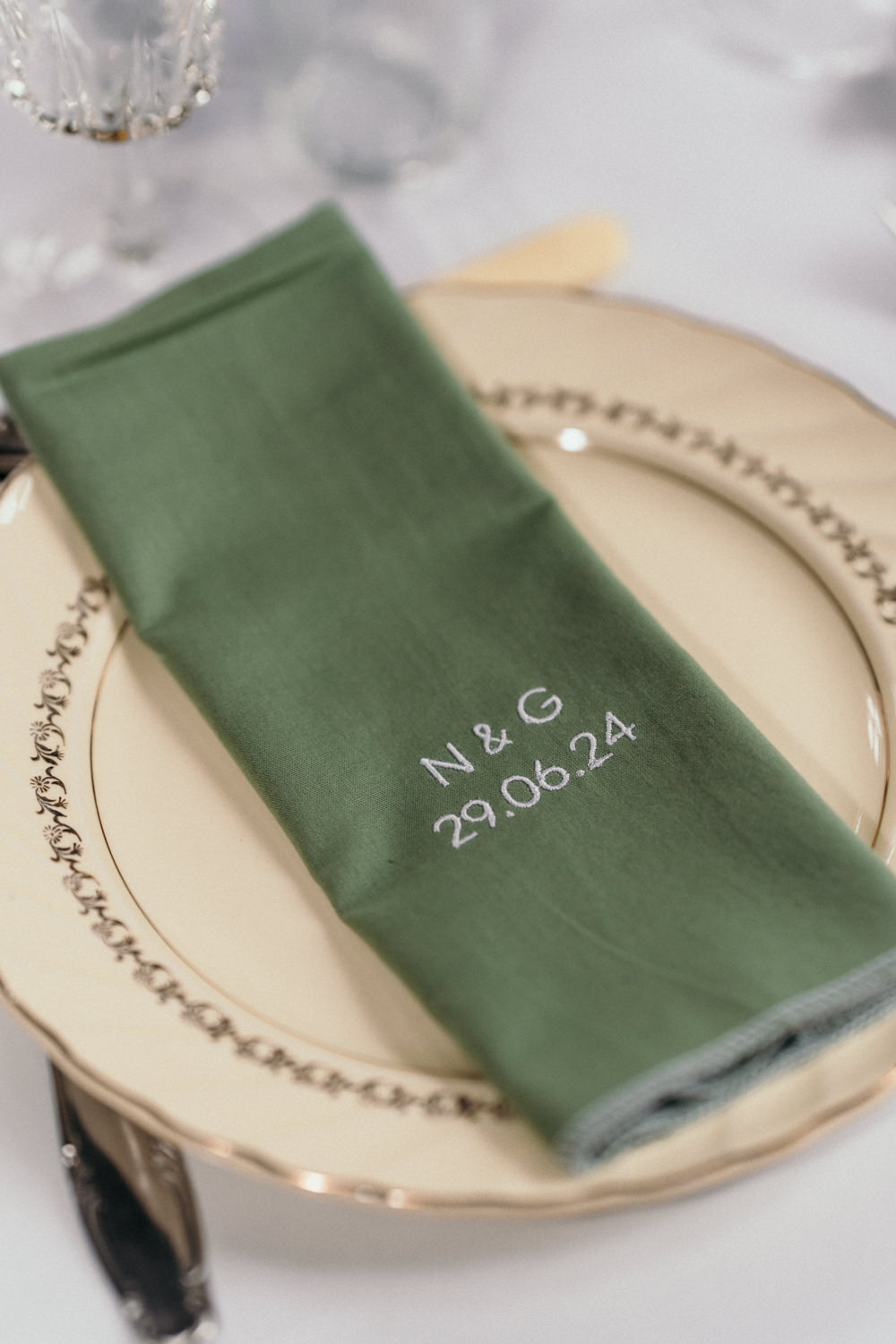 Mariage moderne en Bretagne - Nolwenn + Glenn - Blog Mariage Madame C