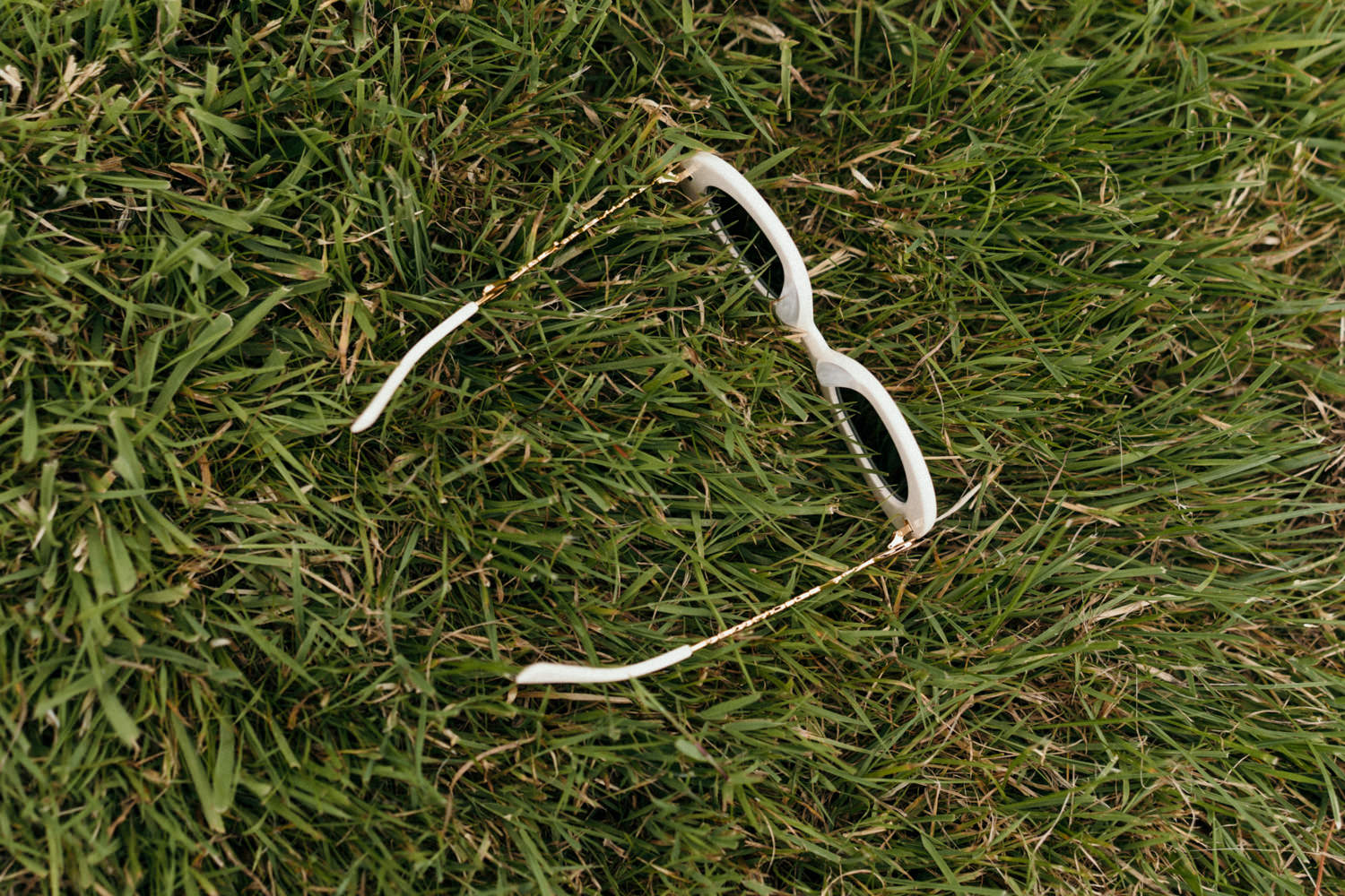 Mariage moderne en Bretagne - Nolwenn + Glenn - Blog Mariage Madame C