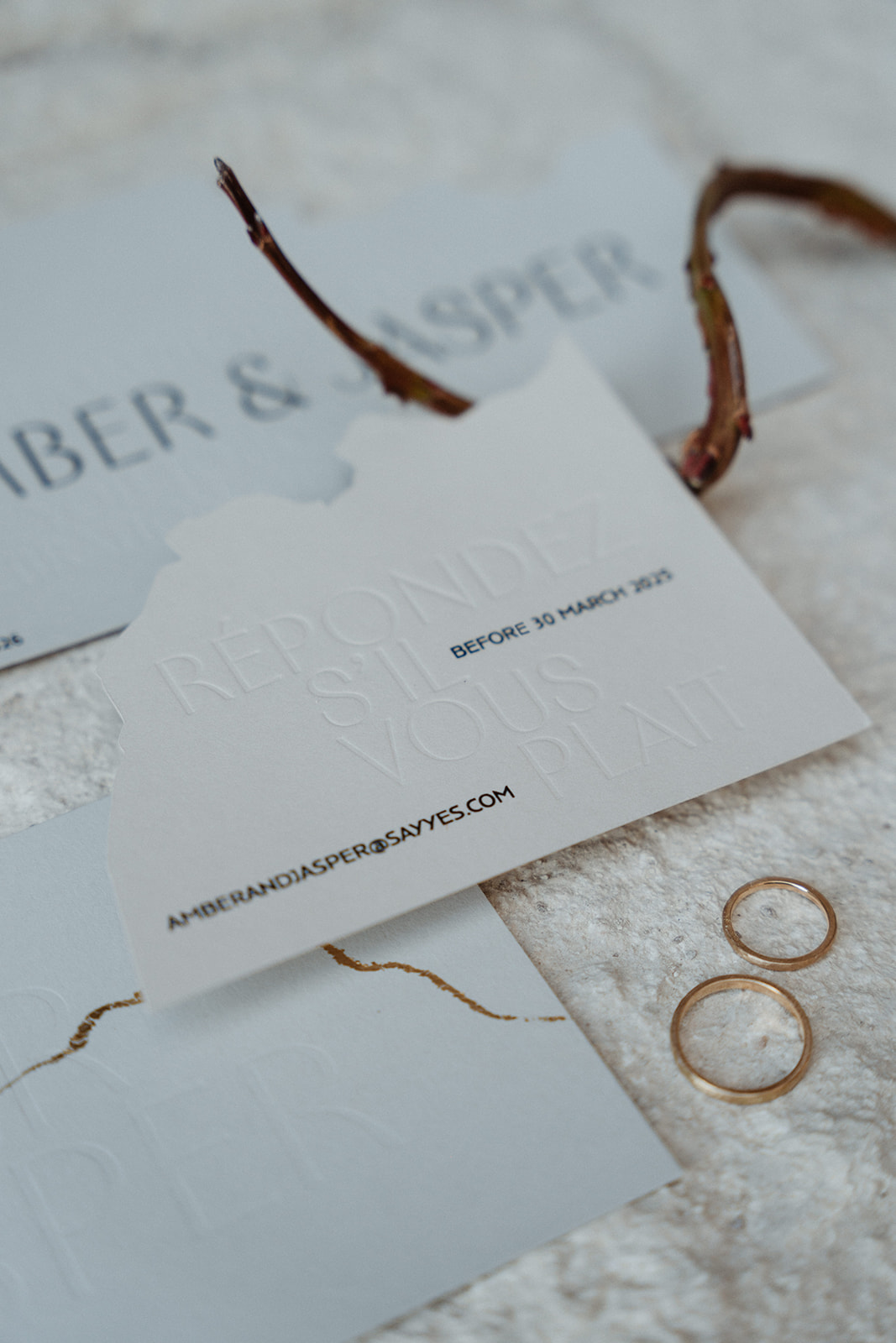 Symbiosis : Poésie couture aux Carrières des Lumières - Blog Mariage Madame C Symbiosis : Poésie couture aux Carrières des Lumières - Blog Mariage Madame C