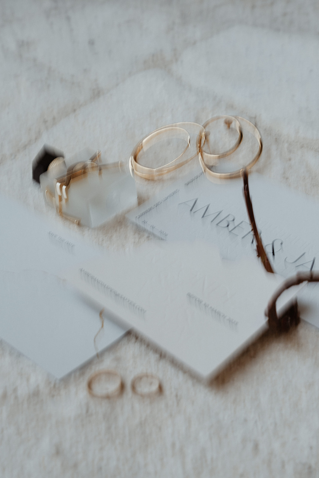 Symbiosis : Poésie couture aux Carrières des Lumières - Blog Mariage Madame C Symbiosis : Poésie couture aux Carrières des Lumières - Blog Mariage Madame C