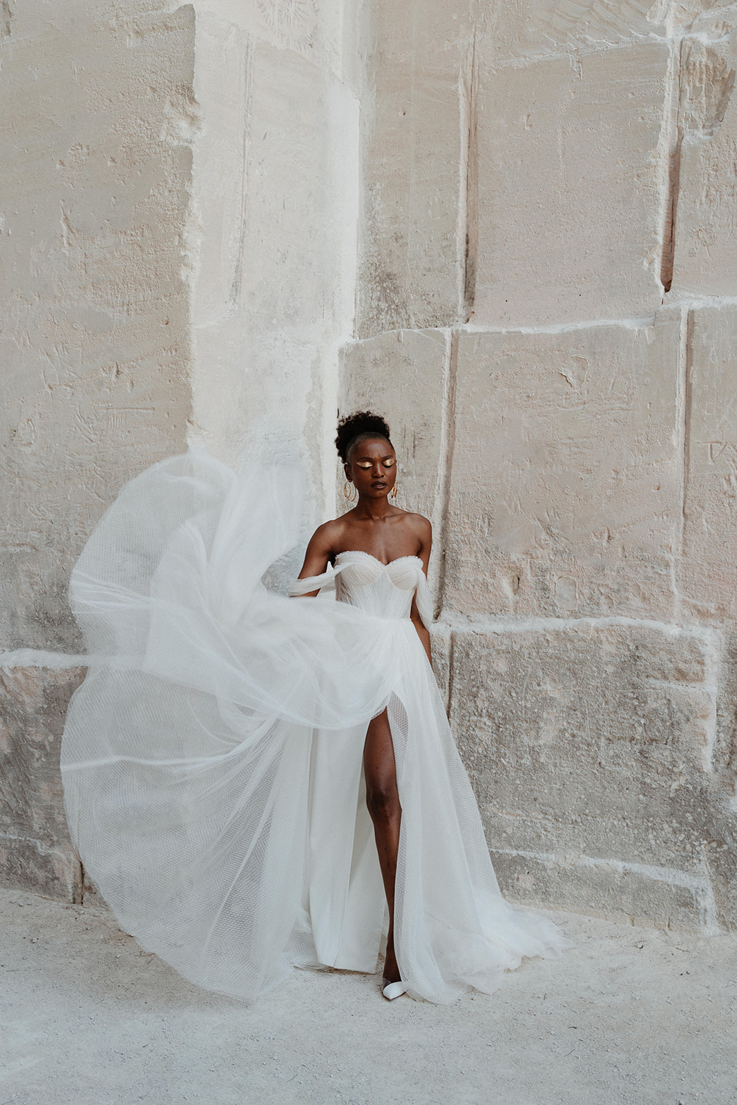 Symbiosis : Poésie couture aux Carrières des Lumières - Blog Mariage Madame C Symbiosis : Poésie couture aux Carrières des Lumières - Blog Mariage Madame C