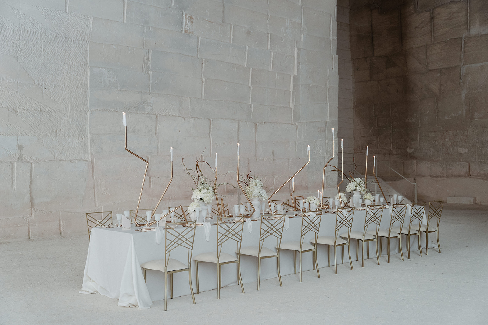 Symbiosis : Poésie couture aux Carrières des Lumières - Blog Mariage Madame C Symbiosis : Poésie couture aux Carrières des Lumières - Blog Mariage Madame C