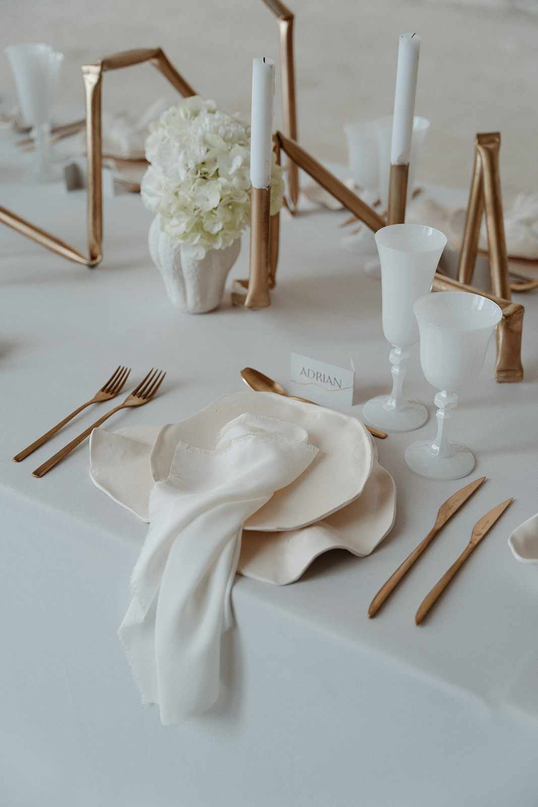 Symbiosis : Poésie couture aux Carrières des Lumières - Blog Mariage Madame C Symbiosis : Poésie couture aux Carrières des Lumières - Blog Mariage Madame C