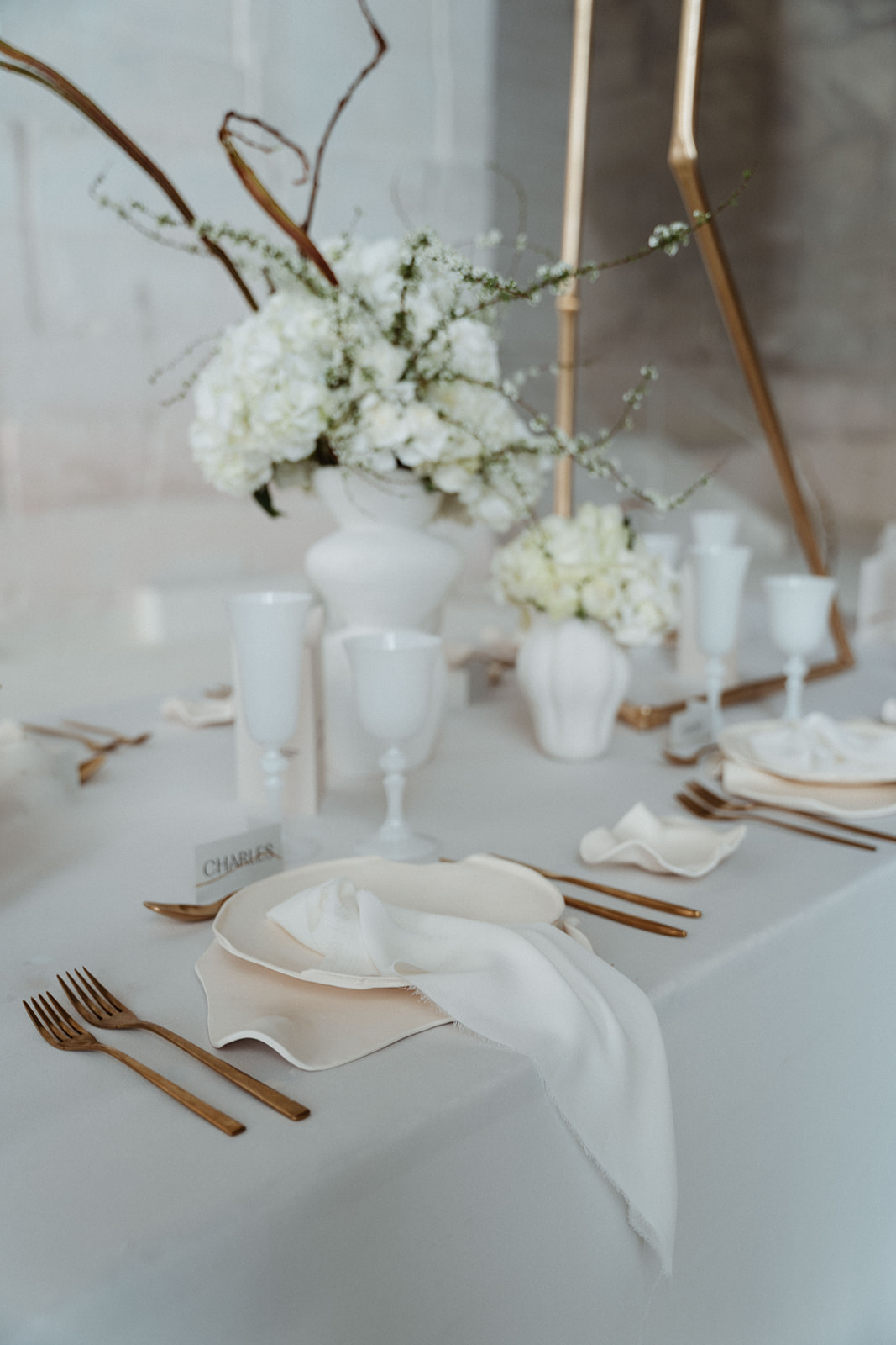 Symbiosis : Poésie couture aux Carrières des Lumières - Blog Mariage Madame C Symbiosis : Poésie couture aux Carrières des Lumières - Blog Mariage Madame C