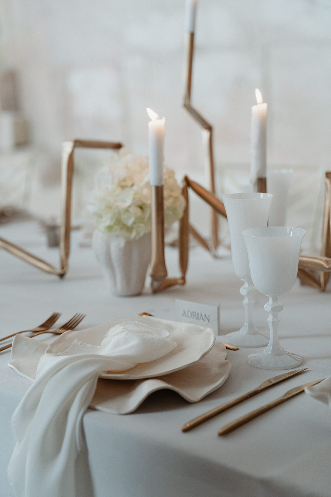 Symbiosis : Poésie couture aux Carrières des Lumières - Blog Mariage Madame C Symbiosis : Poésie couture aux Carrières des Lumières - Blog Mariage Madame C