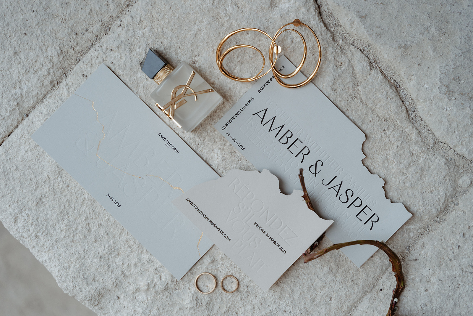 Symbiosis : Poésie couture aux Carrières des Lumières - Blog Mariage Madame C Symbiosis : Poésie couture aux Carrières des Lumières - Blog Mariage Madame C