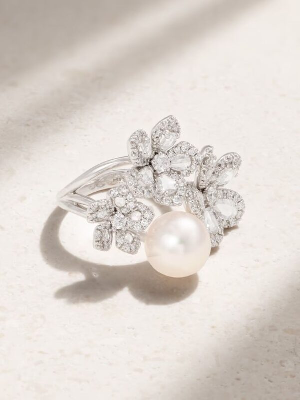 Bague en or blanc 18 carats perle et diamants David Morris