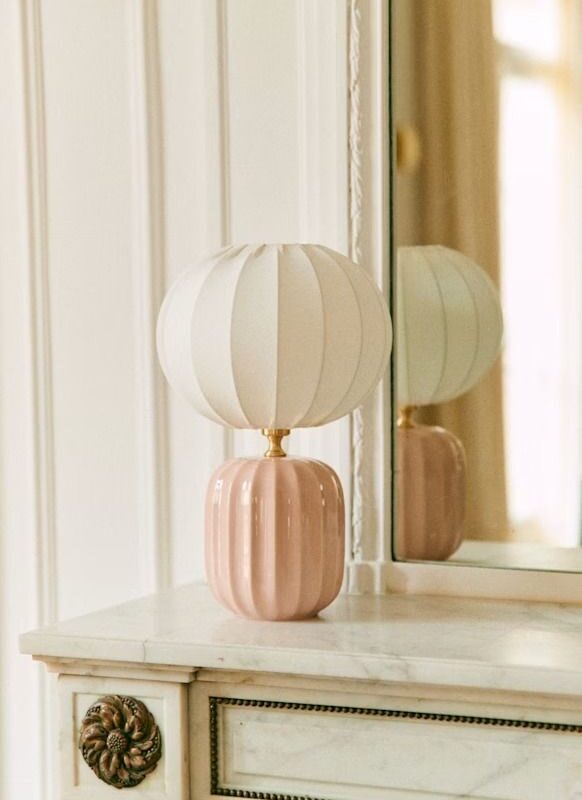 Lampe Traviata Rose Les Composantes