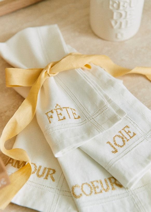Set de 4 serviettes Les mots brodés