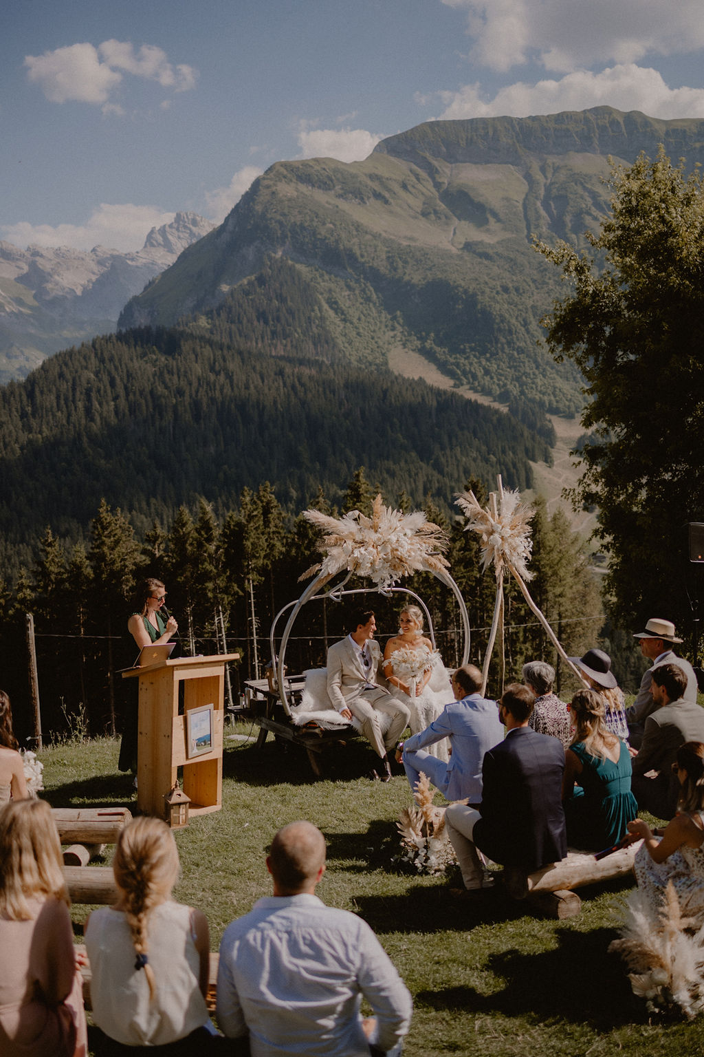 Mariage d'été en Haute-Savoie au Gite du Passant - Audrey + Adrien - Blog Mariage Madame C Mariage d'été en Haute-Savoie au Gite du Passant - Audrey + Adrien - Blog Mariage Madame C