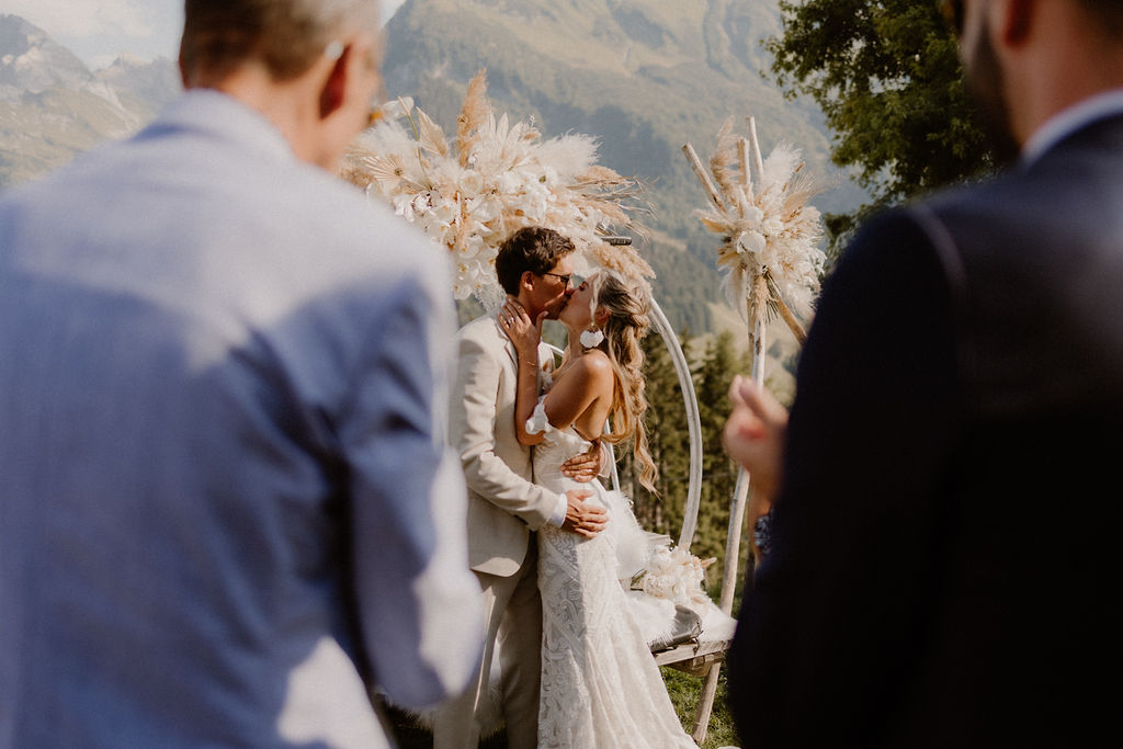 Mariage d'été en Haute-Savoie au Gite du Passant - Audrey + Adrien - Blog Mariage Madame C Mariage d'été en Haute-Savoie au Gite du Passant - Audrey + Adrien - Blog Mariage Madame C