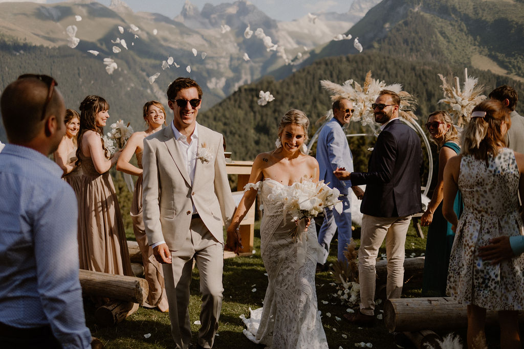 Mariage d'été en Haute-Savoie au Gite du Passant - Audrey + Adrien - Blog Mariage Madame C Mariage d'été en Haute-Savoie au Gite du Passant - Audrey + Adrien - Blog Mariage Madame C