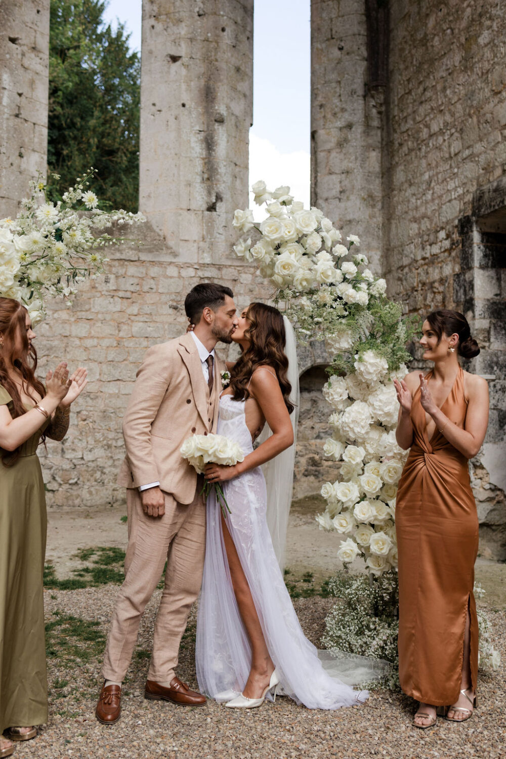 Mariage en Normandie à l'Abbaye Notre-Dame de Fontaine-Guérard - Charline + Florian - Blog Mariage Madame C