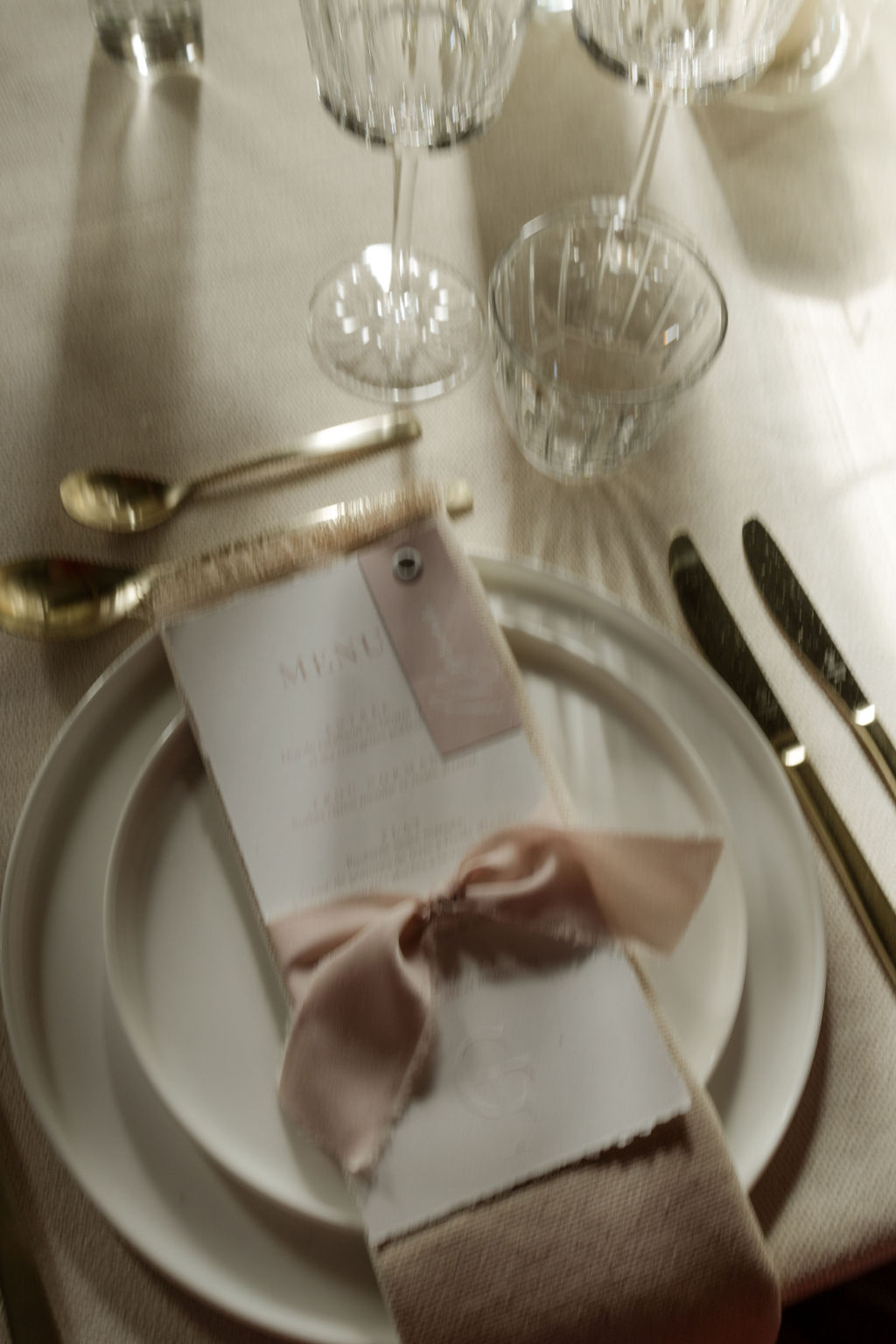 Mariage en Normandie à l'Abbaye Notre-Dame de Fontaine-Guérard - Charline + Florian - Blog Mariage Madame C