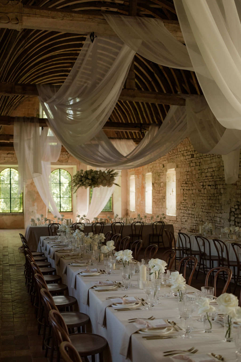 Mariage en Normandie à l'Abbaye Notre-Dame de Fontaine-Guérard - Charline + Florian - Blog Mariage Madame C