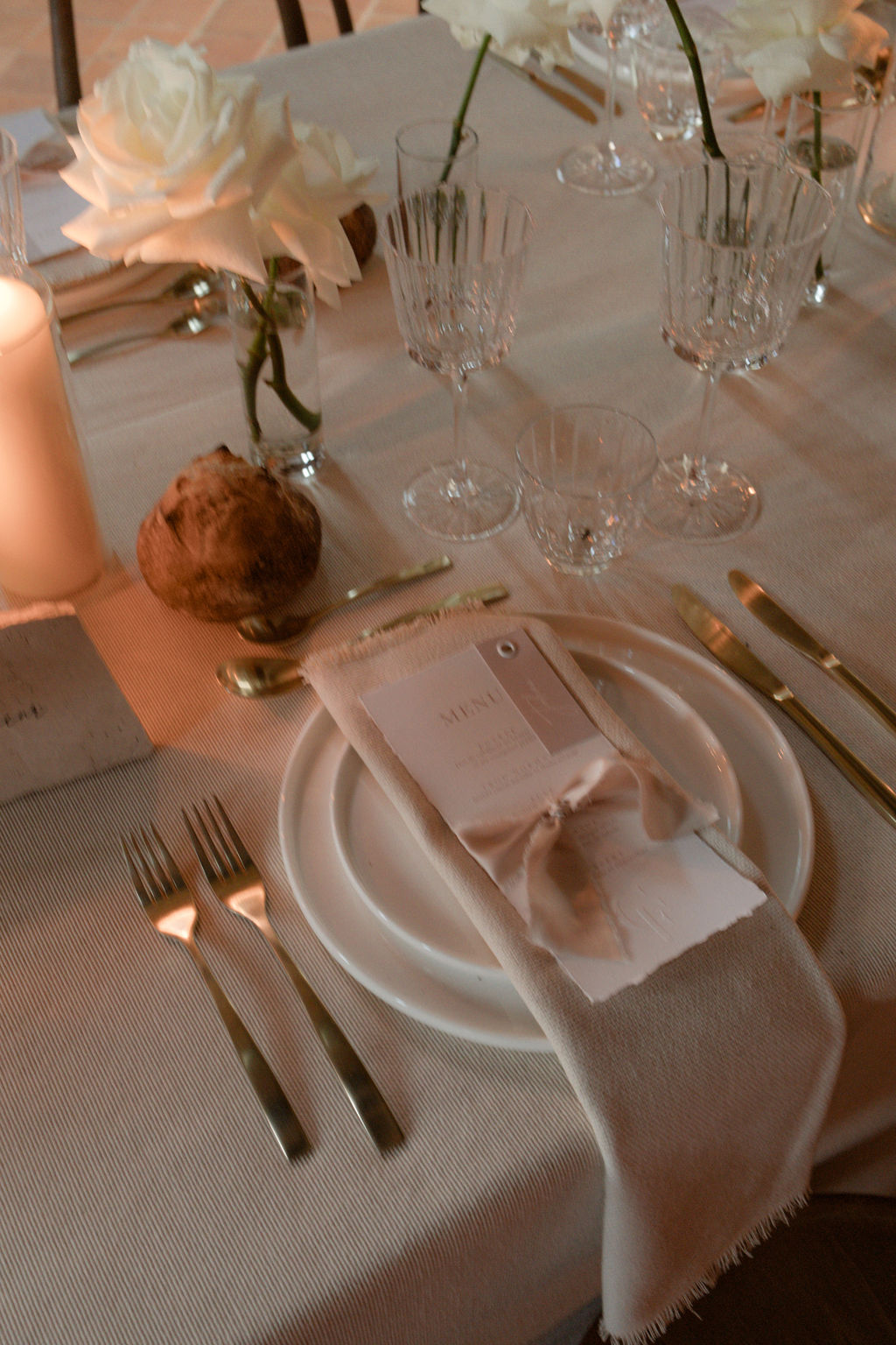 Mariage en Normandie à l'Abbaye Notre-Dame de Fontaine-Guérard - Charline + Florian - Blog Mariage Madame C