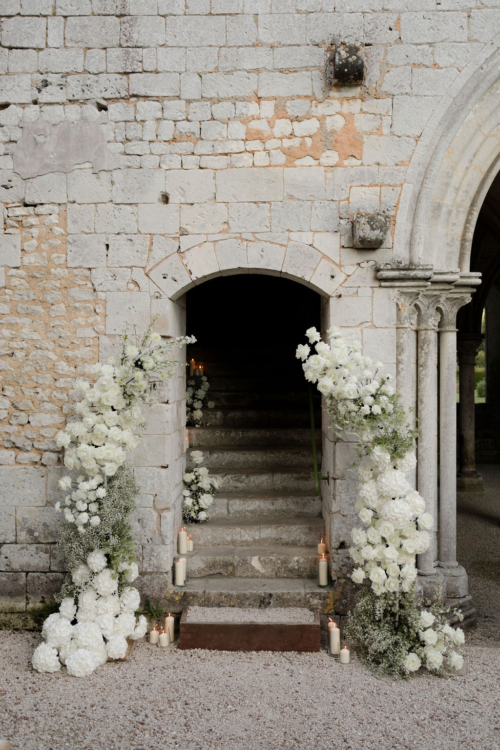 Mariage en Normandie à l'Abbaye Notre-Dame de Fontaine-Guérard - Charline + Florian - Blog Mariage Madame C