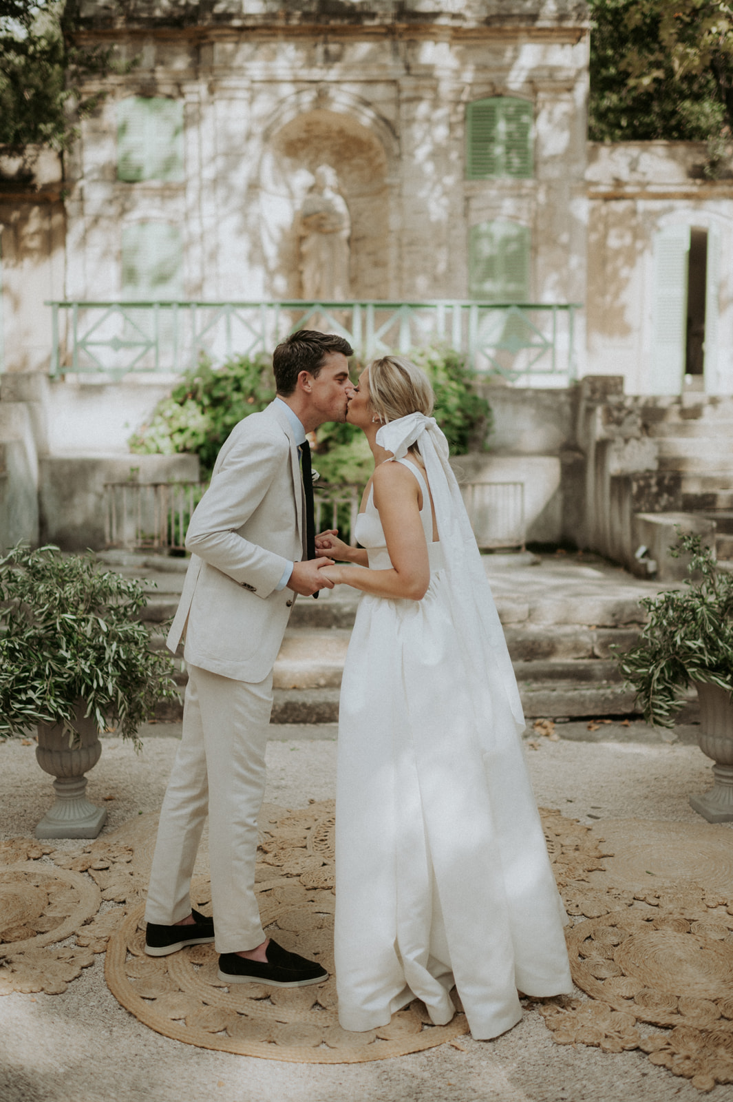 Mariage de Provence à la Bastide de Toursainte - Polly + George - Blog Mariage Madame C Mariage de Provence à la Bastide de Toursainte - Polly + George - Blog Mariage Madame C