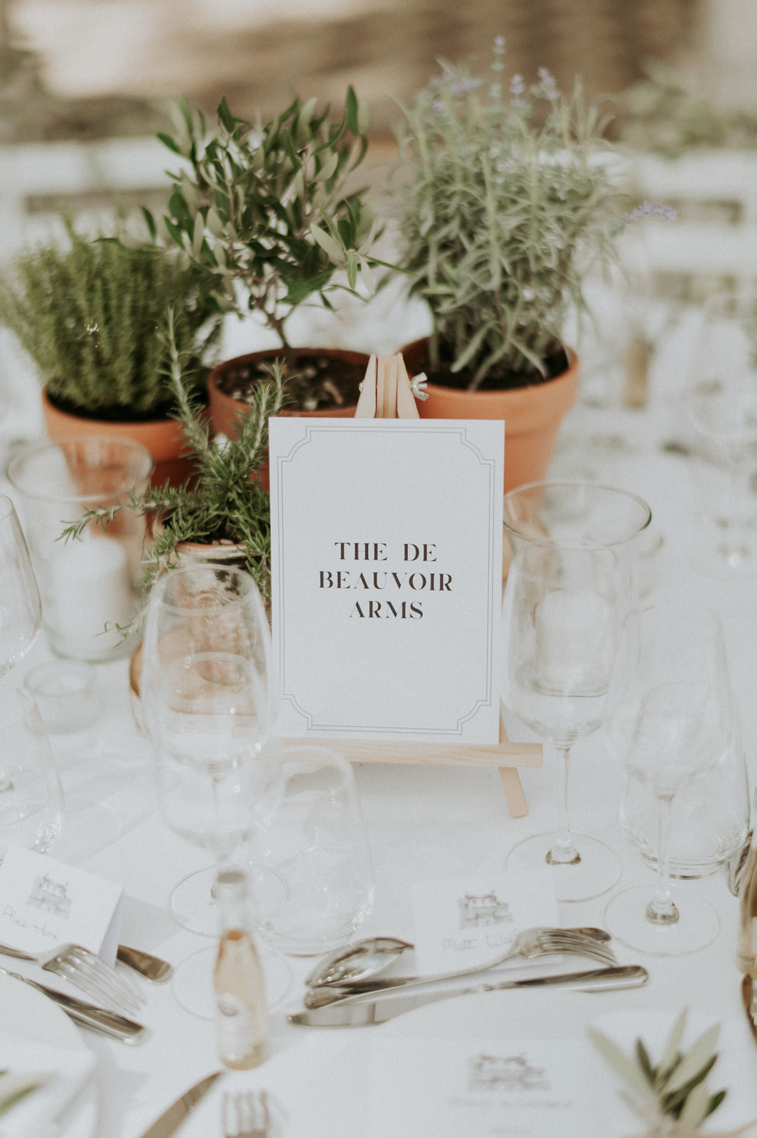 Mariage de Provence à la Bastide de Toursainte - Polly + George - Blog Mariage Madame C Mariage de Provence à la Bastide de Toursainte - Polly + George - Blog Mariage Madame C