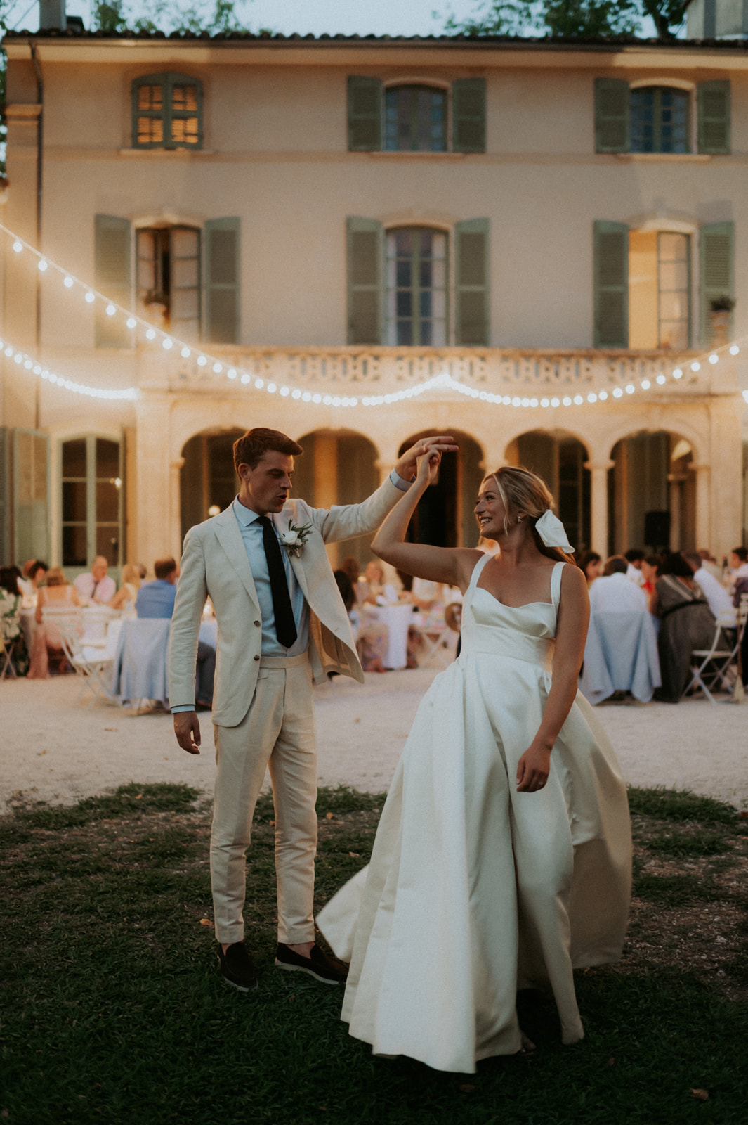 Mariage de Provence à la Bastide de Toursainte - Polly + George - Blog Mariage Madame C Mariage de Provence à la Bastide de Toursainte © Phan Thien