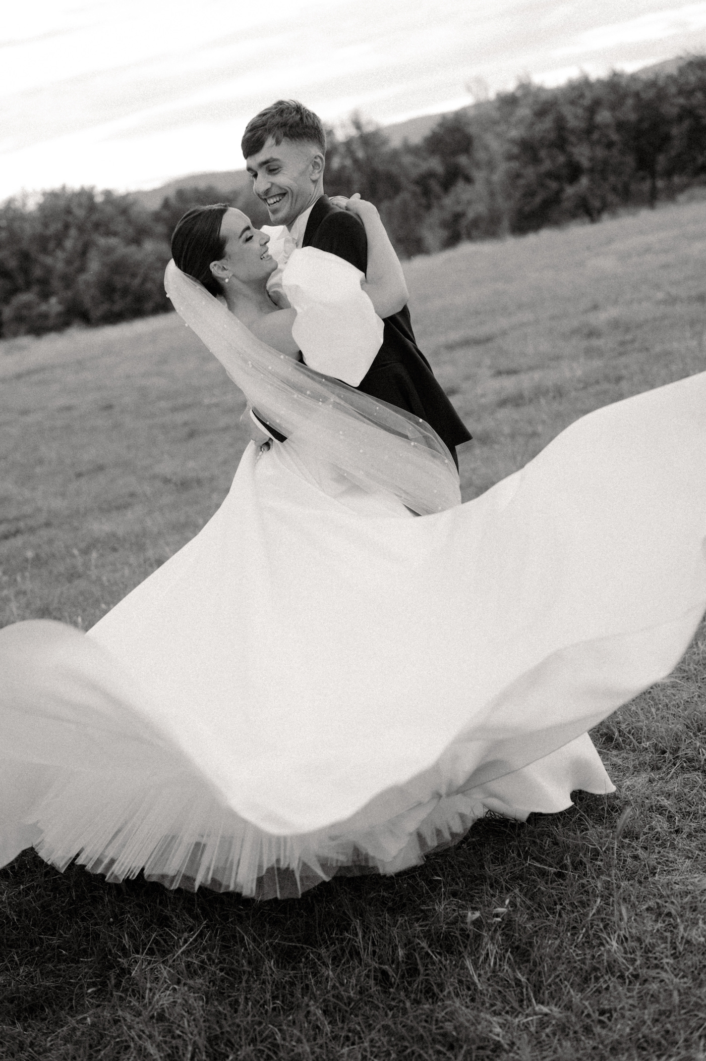 Mariage Moderne dans le Var - Eléa + Thibaud - Blog Mariage Madame C Mariage moderne dans le Var © Camille Lopez