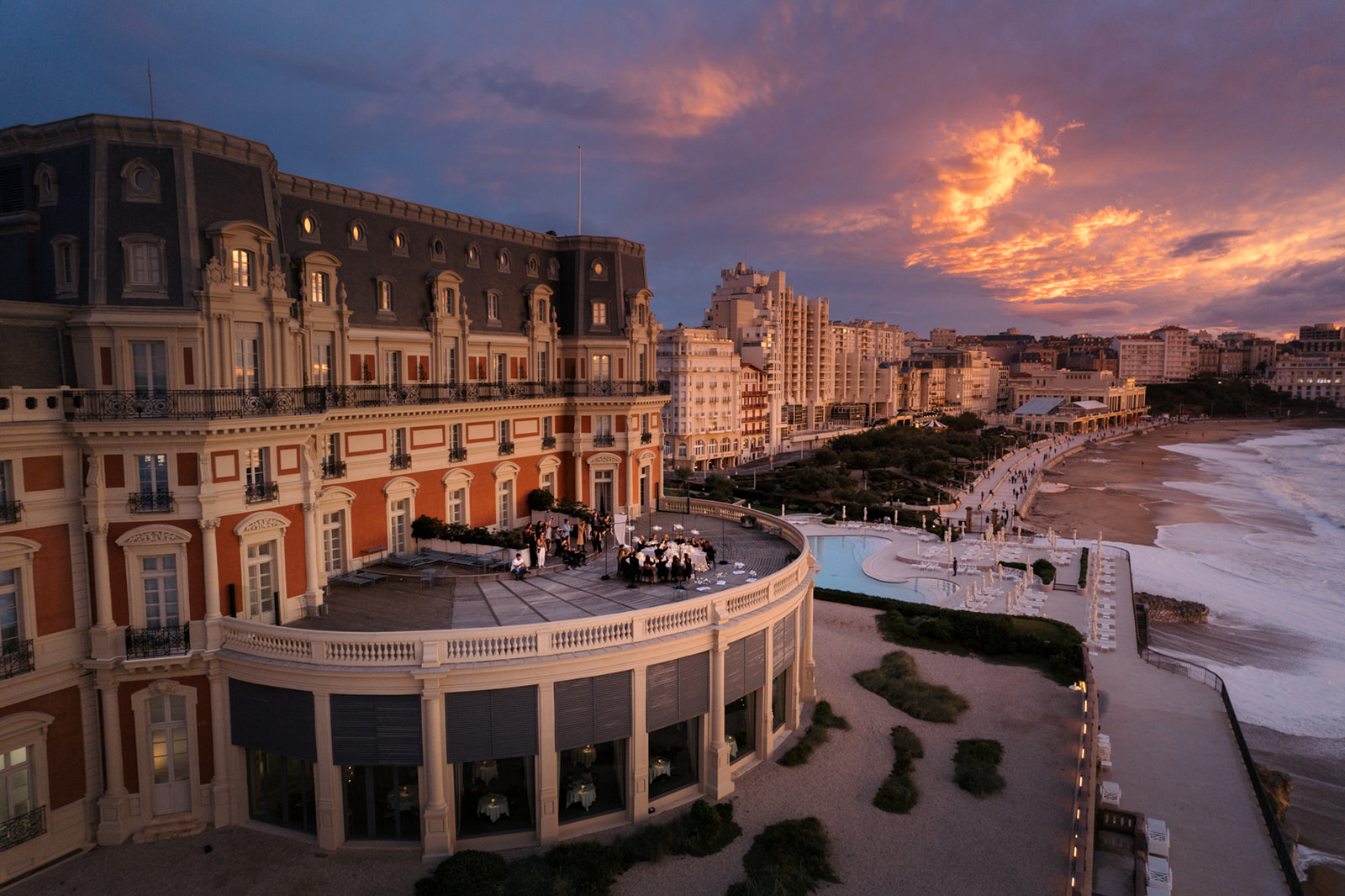 Mariage moderne à Biarritz à l'Hôtel du Palais - Blog Mariage Madame C