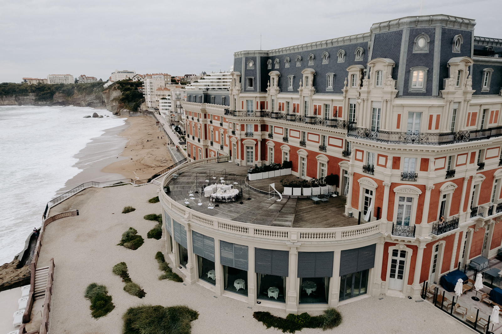 Mariage moderne à Biarritz à l'Hôtel du Palais - Blog Mariage Madame C