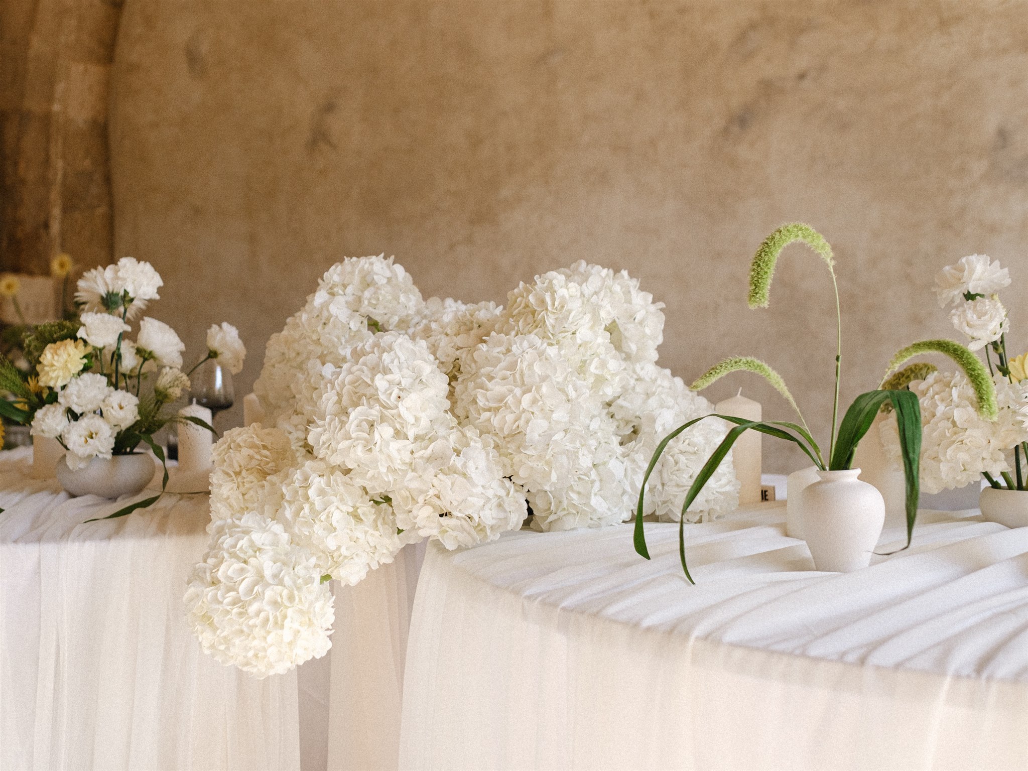 Mariage couture à l'abbaye Saint Eusèbe - Blog Mariage Madame C Mariage couture à l'abbaye Saint Eusèbe - Blog Mariage Madame C