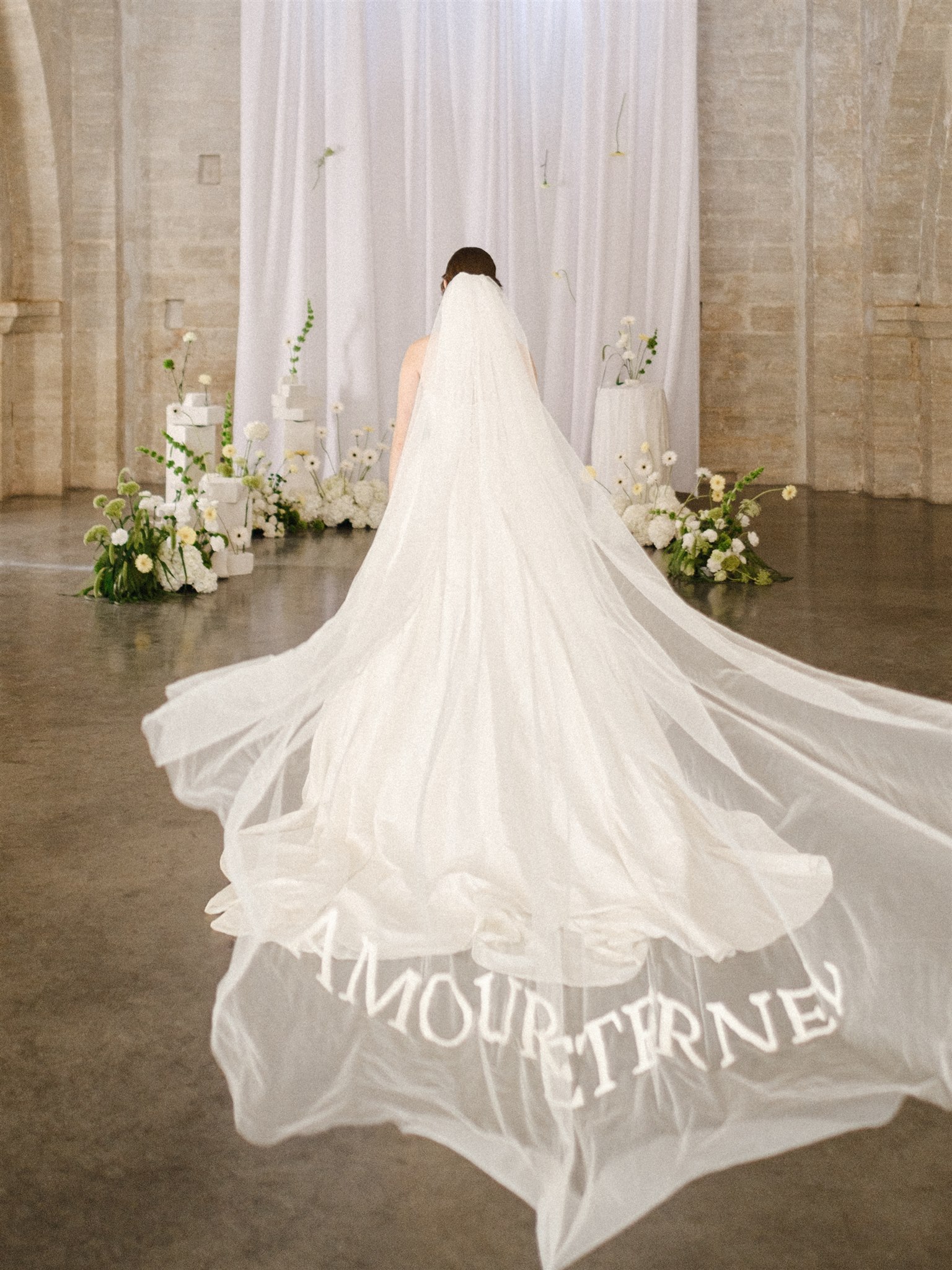 Mariage couture à l'abbaye Saint Eusèbe - Blog Mariage Madame C Mariage couture à l'abbaye Saint Eusèbe - Blog Mariage Madame C