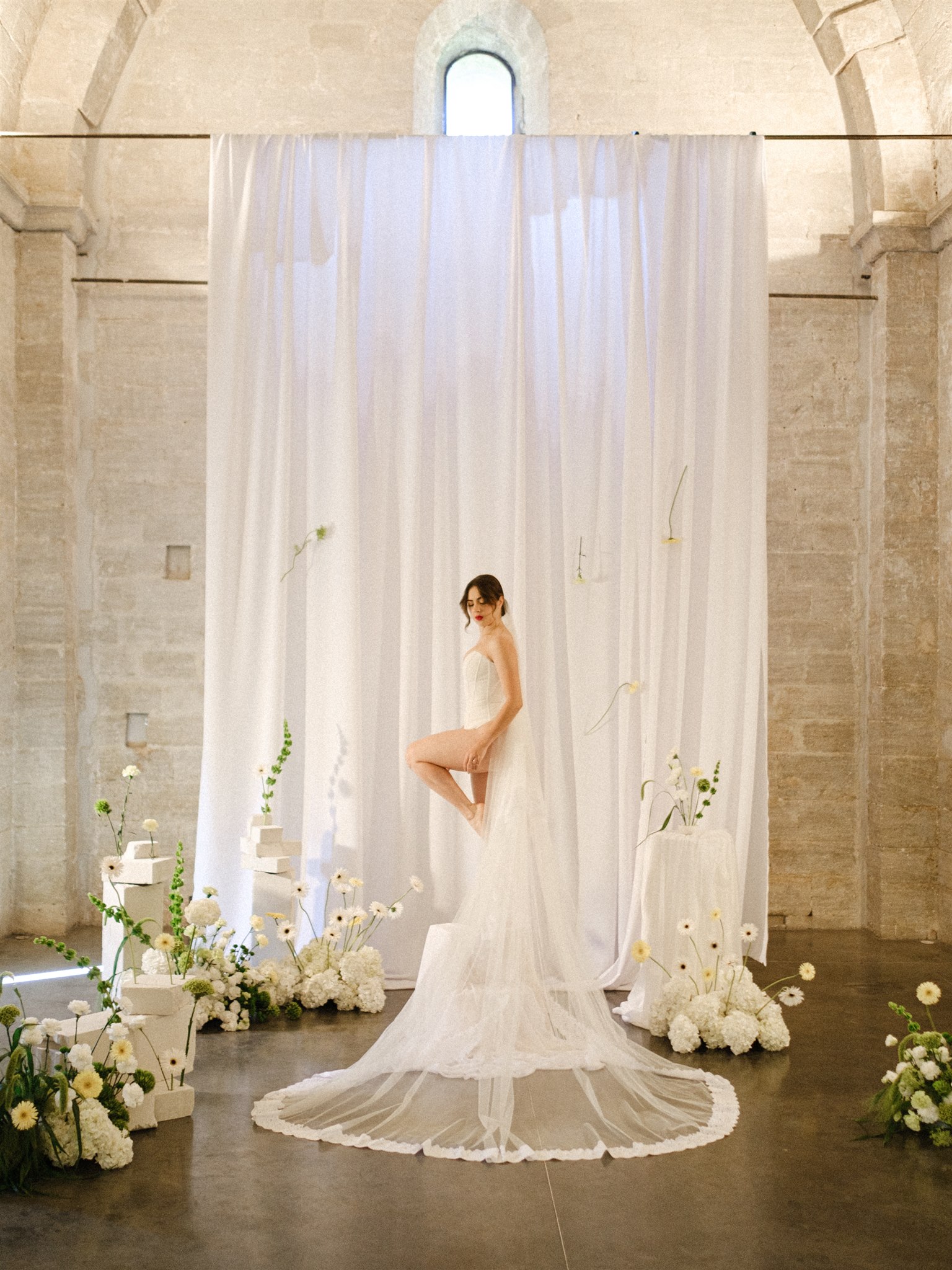 Mariage couture à l'abbaye Saint Eusèbe - Blog Mariage Madame C Mariage couture à l'abbaye Saint Eusèbe - Blog Mariage Madame C