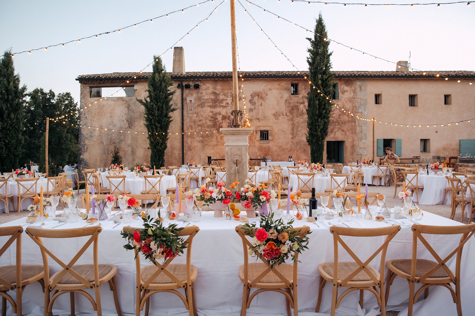 Mariage dans le Luberon à la grange de Javon © Arthur Joncour