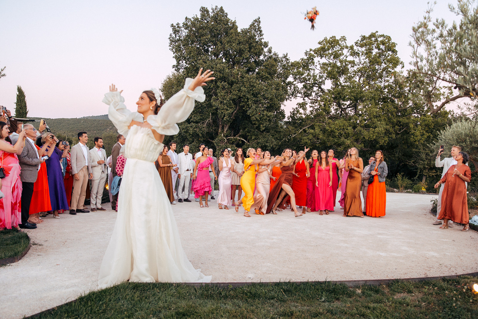 Mariage dans le Luberon à la Grange de Javon - Jeanne + Hugo - Blog Mariage Madame C