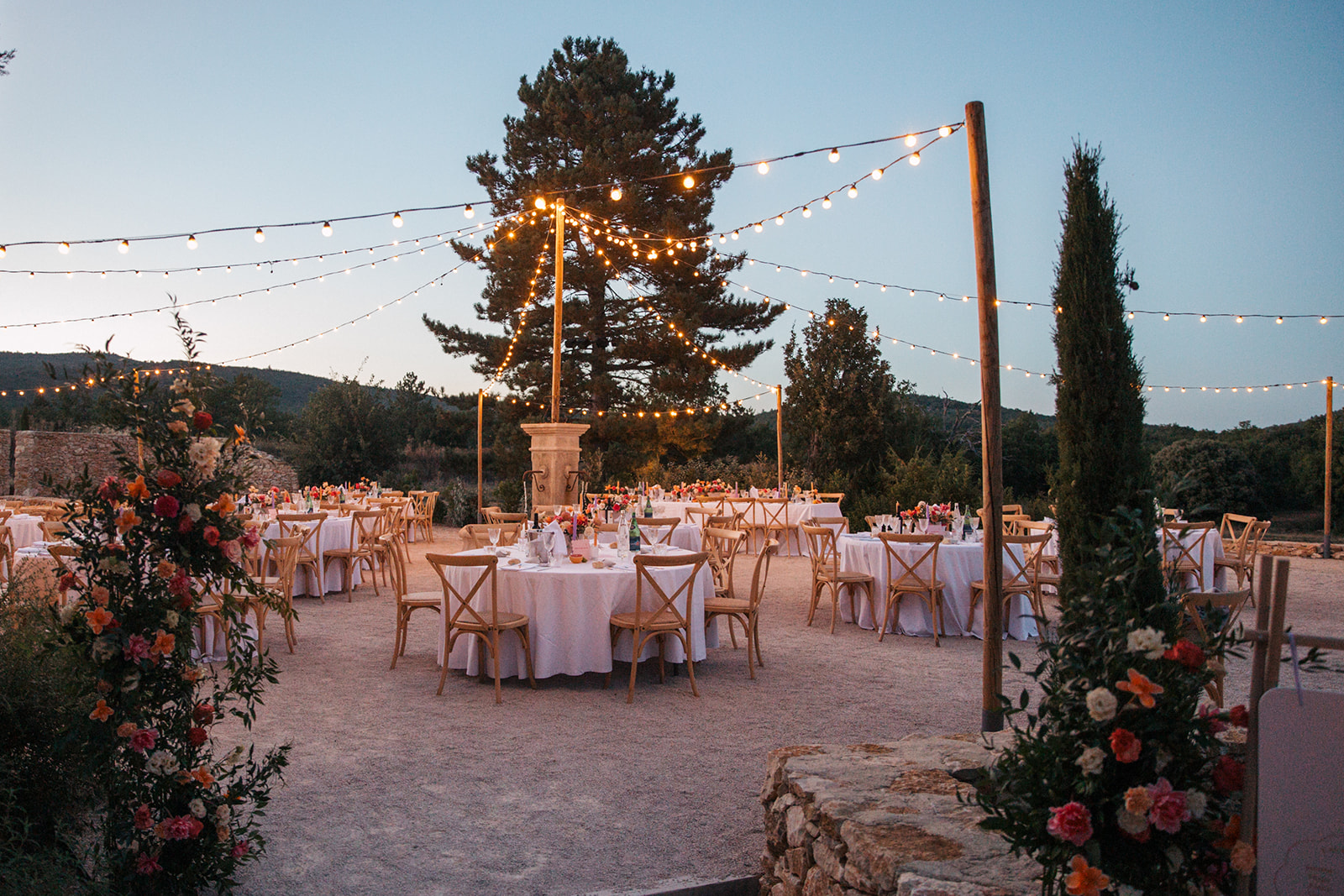 Mariage dans le Luberon à la Grange de Javon - Jeanne + Hugo - Blog Mariage Madame C