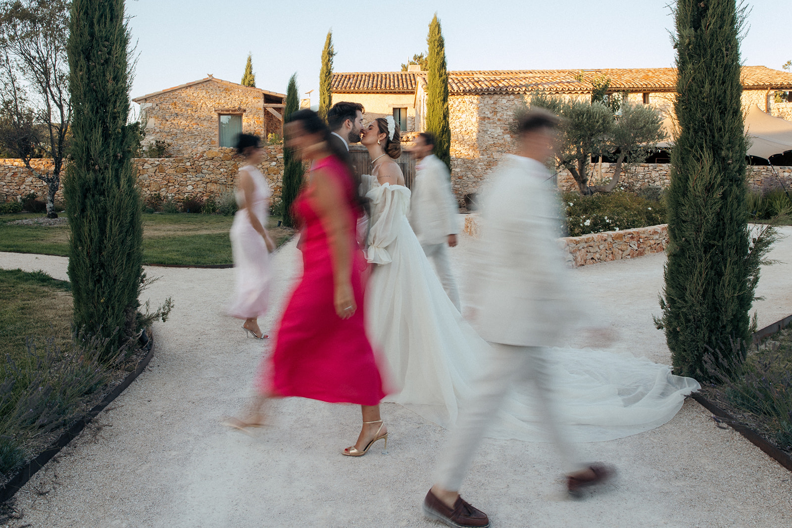 Mariage dans le Luberon à la Grange de Javon - Jeanne + Hugo - Blog Mariage Madame C