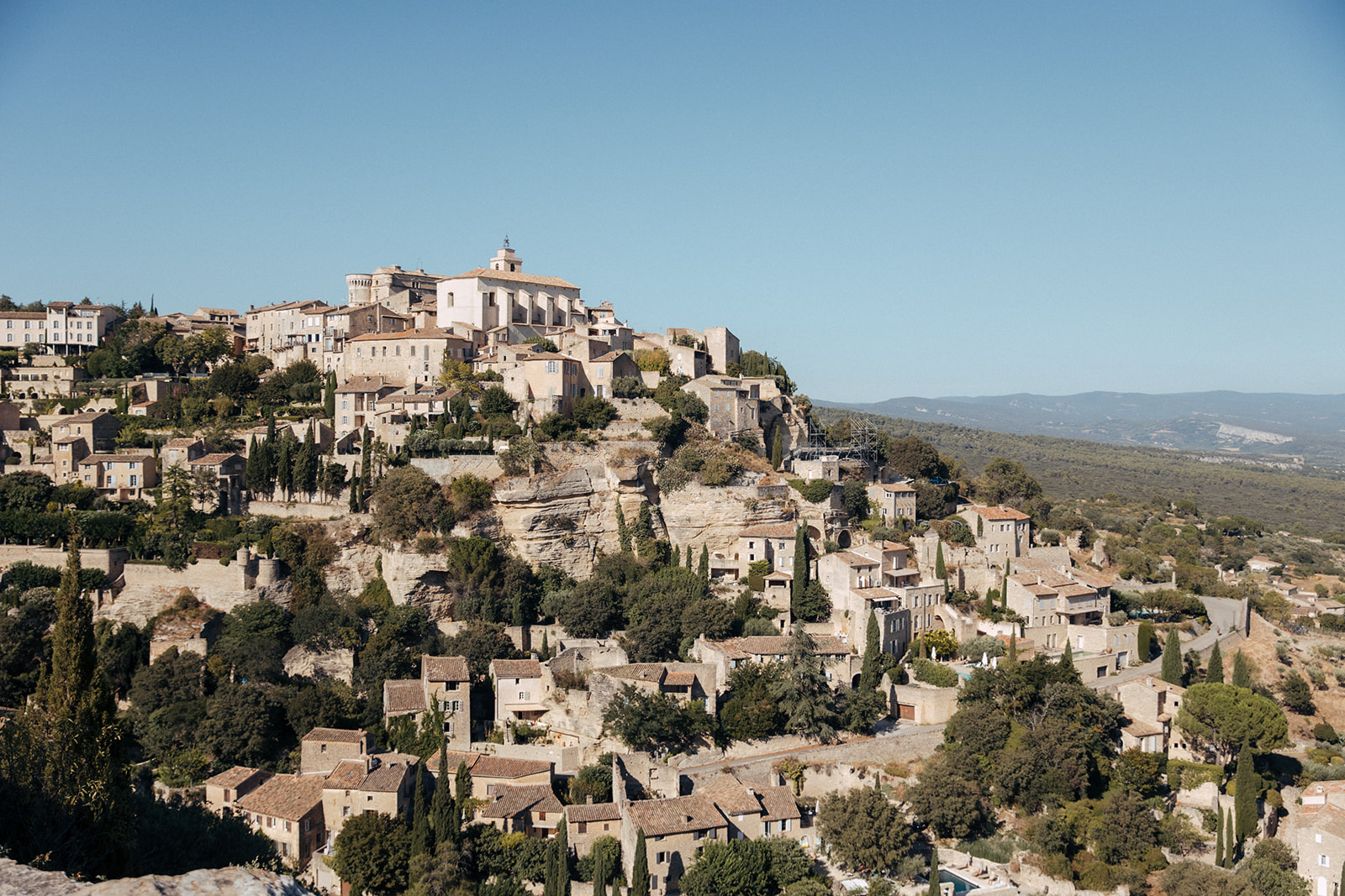 Mariage dans le Luberon à la Grange de Javon - Jeanne + Hugo - Blog Mariage Madame C