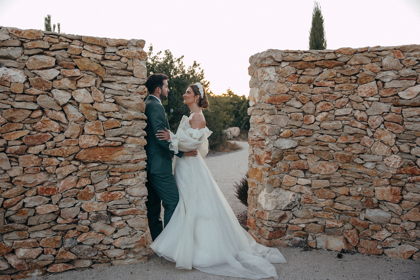 Mariage dans le Luberon à la Grange de Javon - Jeanne + Hugo - Blog Mariage Madame C